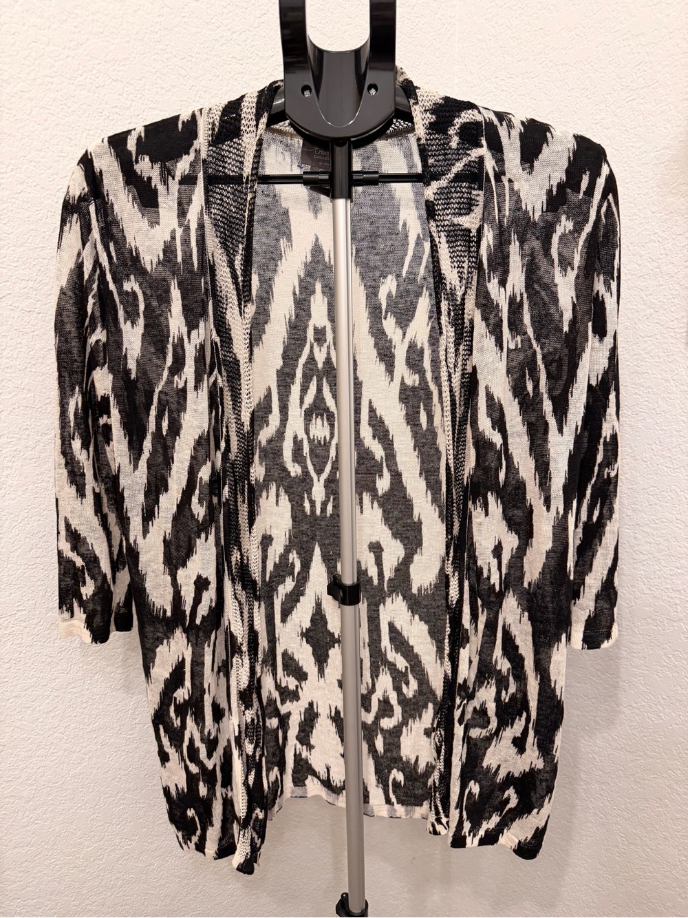 Chico’s Black & White Open Front Patterned Cardigan ~ Size 0